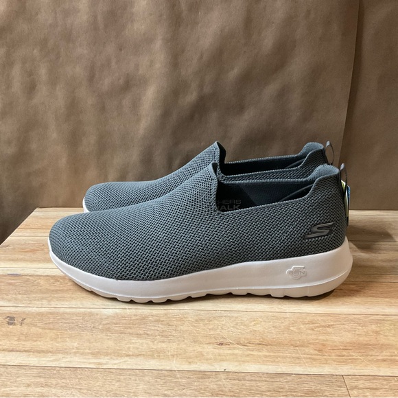 New! Men’s Skechers Go Walk Max Modulating Shoes Sneakers Grey 11.5 Slip On - Picture 4 of 12